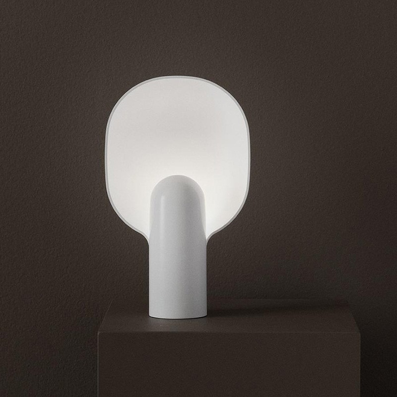Nordycka minimalistyczna lampa – Resin Art Floor Design recenzja i cena