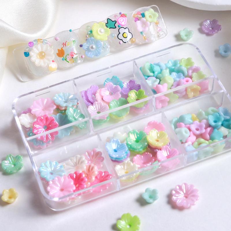 6 przegródek z mini ozdobami z – Resin Art Using Flowers recenzja i cena